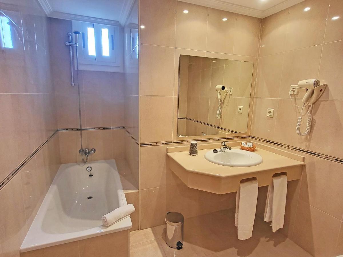 Hotel Villa Juanita 格罗韦 外观 照片